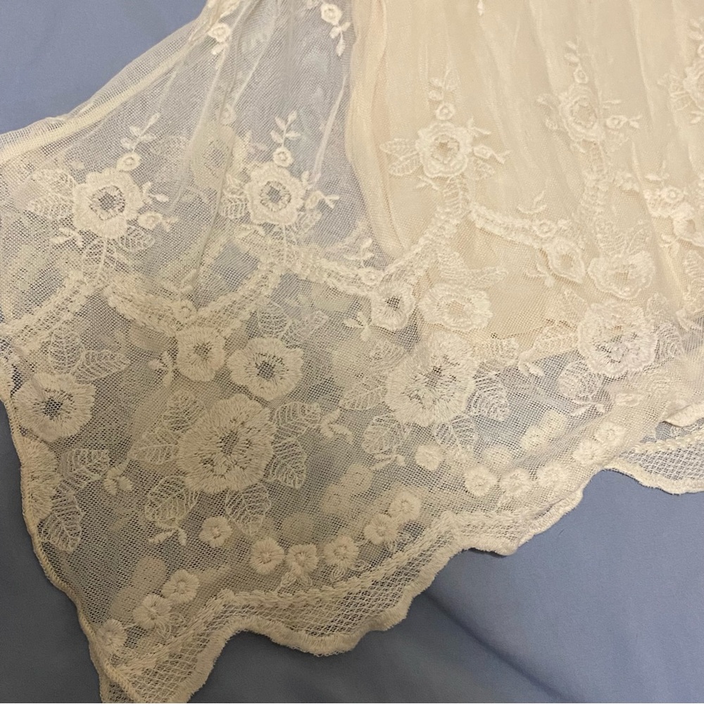 Whimsical Delicate Ivory Lace Camisole Tank Top - Picture 4 of 7